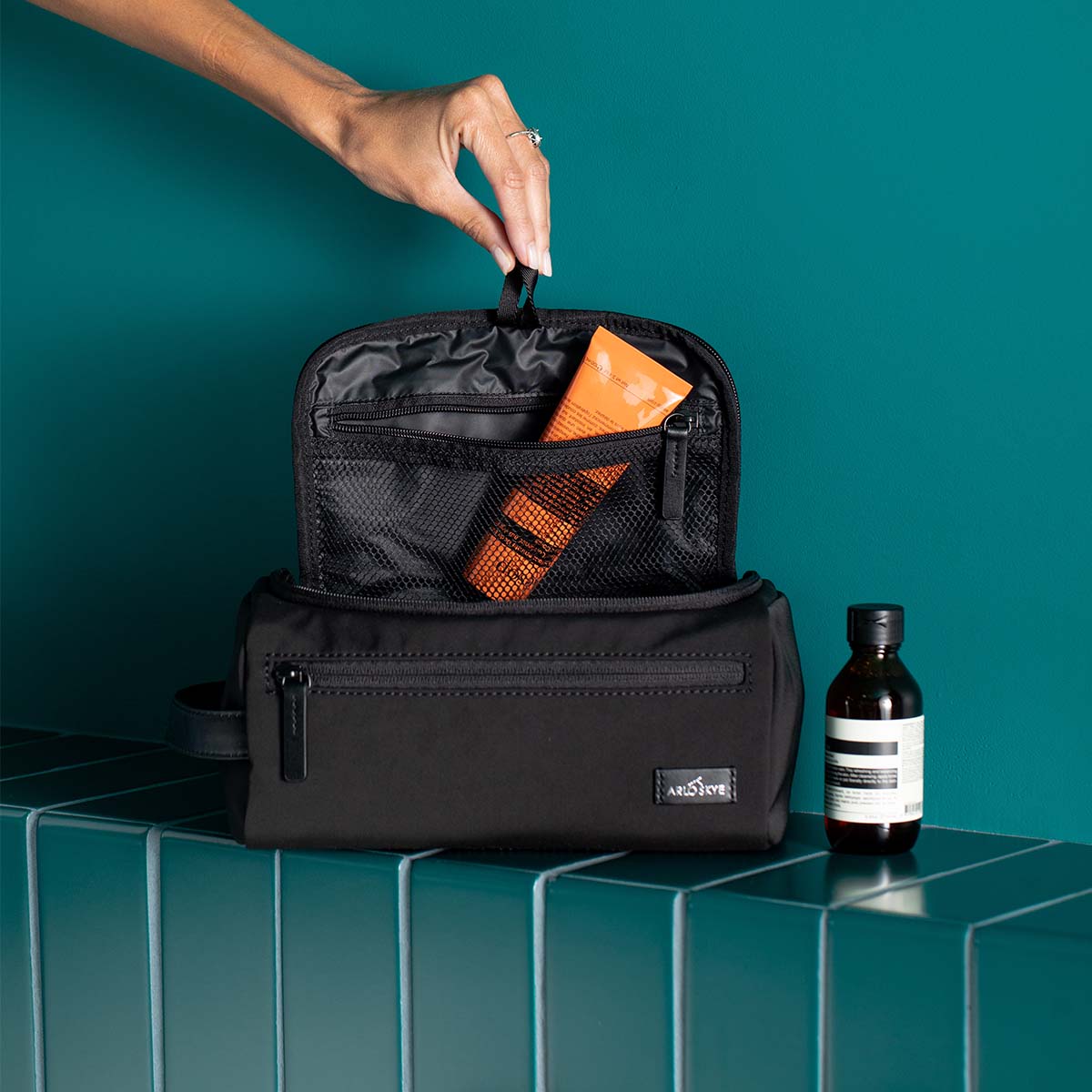 The Dopp Kit: Black